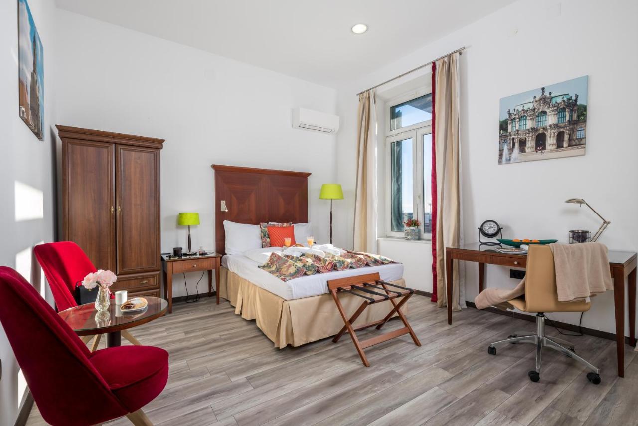 Continentale Apartment Rijeka Bagian luar foto