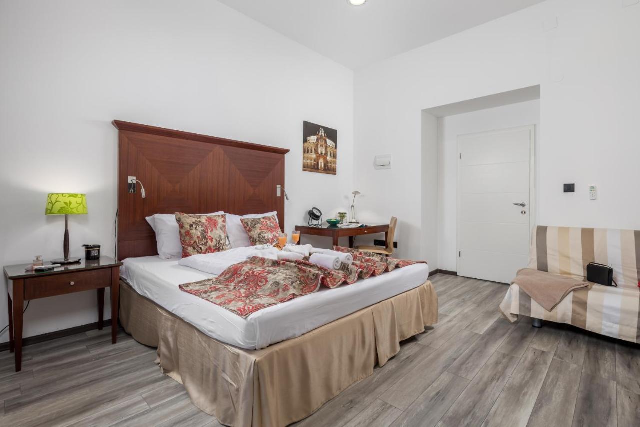 Continentale Apartment Rijeka Bagian luar foto