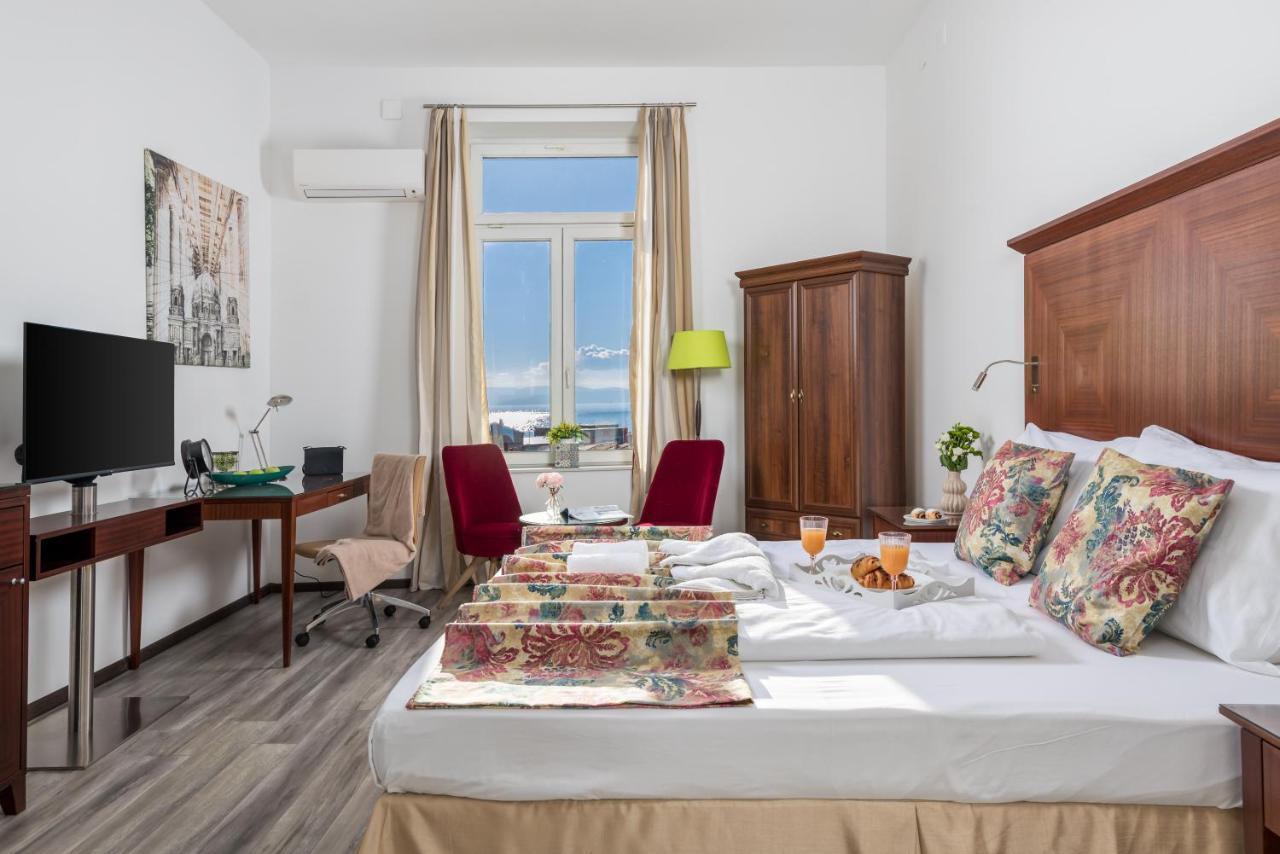 Continentale Apartment Rijeka Bagian luar foto