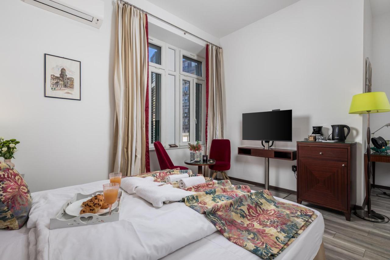 Continentale Apartment Rijeka Bagian luar foto