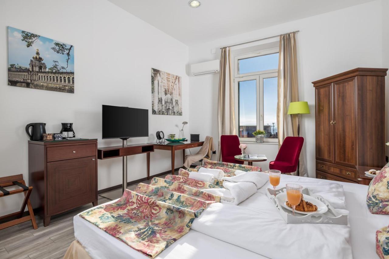 Continentale Apartment Rijeka Bagian luar foto